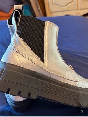 Metallic Silver Platform Chelsea Boot - Women's